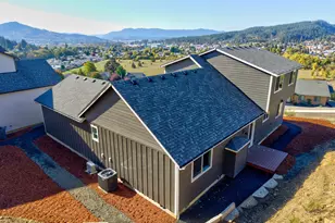 664 Brooks Loop, Sutherlin, OR 97479 - Photo 2