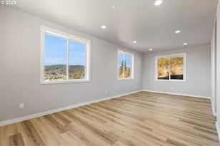 664 Brooks Loop, Sutherlin, OR 97479 - Photo 6