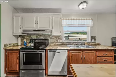 845 Sea St, Sutherlin, OR 97479 - Photo 8