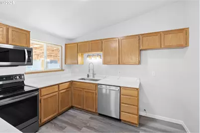 15711 Deedon Ln, La Pine, OR 97739 - Photo 8