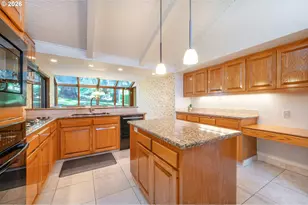 2040 Dogwood Dr, Eugene, OR 97405 - Photo 12
