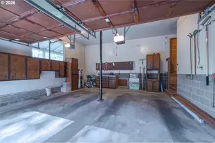 2040 Dogwood Dr, Eugene, OR 97405 - Photo 38