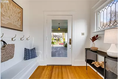 2104 SE Elliott Ave, Portland, OR 97214 - Photo 4