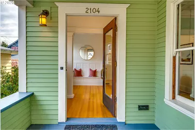 2104 SE Elliott Ave, Portland, OR 97214 - Photo 2