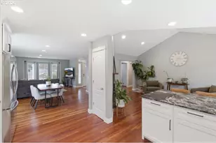 684 Northwest Jasper Street, Dallas, OR 97338 - Photo 14