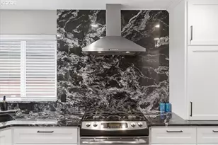 684 Northwest Jasper Street, Dallas, OR 97338 - Photo 22