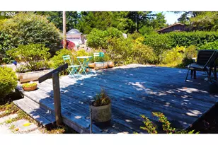 2222 11th St, Florence, OR 97439 - Photo 26