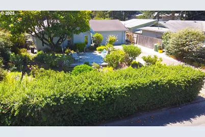2222 11th St, Florence, OR 97439 - Photo 38