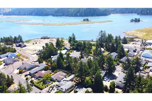 2222 11th St, Florence, OR 97439 - Photo 34