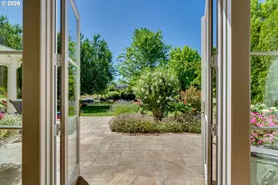 2628 Edgewater Dr, Eugene, OR 97401 - Photo 18