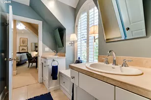 2628 Edgewater Dr, Eugene, OR 97401 - Photo 36