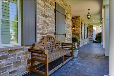 2628 Edgewater Dr, Eugene, OR 97401 - Photo 4