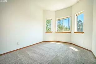 12231 SE Bush St, Portland, OR 97236 - Photo 18