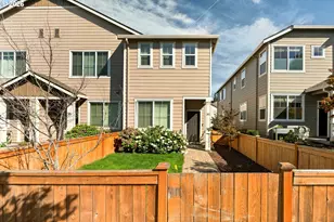 31 NE 134th Pl, Portland, OR 97230 - Photo 2