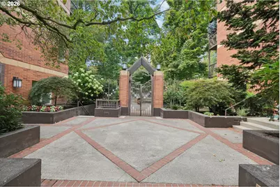 1500 SW Park Ave #422, Portland, OR 97201 - Photo 2