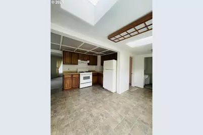 639 N Old Pacific Hwy, Myrtle Creek, OR 97457 - Photo 16