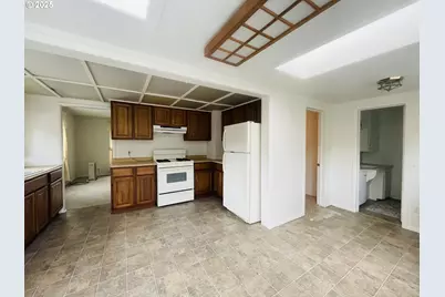 639 N Old Pacific Hwy, Myrtle Creek, OR 97457 - Photo 18