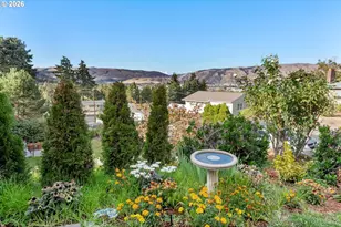 708 W 15th St, The Dalles, OR 97058 - Photo 4