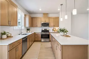 11905 SW 176th Dr, Beaverton, OR 97007 - Photo 4