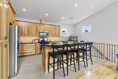 135 W 18th Ave, Eugene, OR 97401 - Photo 10