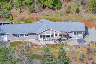 1561 N Laurel St, Coquille, OR 97423 - Photo 6