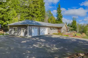 1561 N Laurel St, Coquille, OR 97423 - Photo 2