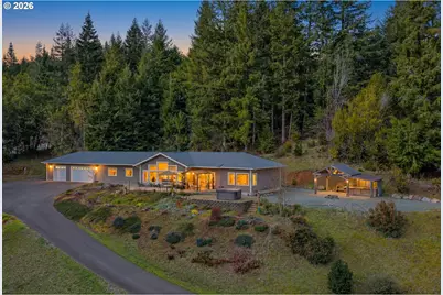 1561 N Laurel St, Coquille, OR 97423 - Photo 1