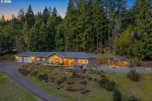 1561 N Laurel St, Coquille, OR 97423 - Photo 1