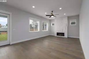 15217 S E Towers Ter, Milwaukie, OR 97267 - Photo 6