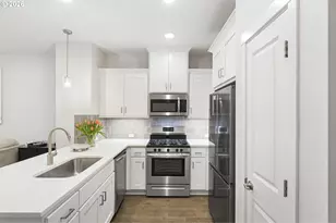 7523 SE Kinnaman St, Hillsboro, OR 97123 - Photo 10