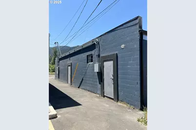 48017 Highway 58, Oakridge, OR 97463 - Photo 6