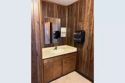 48017 Highway 58, Oakridge, OR 97463 - Photo 32