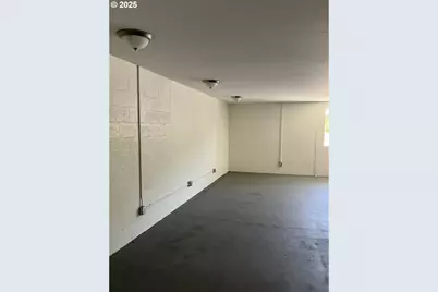 48017 Highway 58, Oakridge, OR 97463 - Photo 12