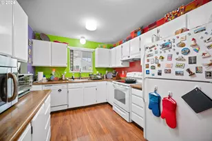 1785 NW Rolling Hill Dr, Beaverton, OR 97006 - Photo 6