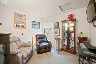 1785 NW Rolling Hill Dr, Beaverton, OR 97006 - Photo 14