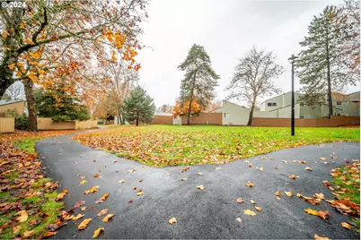 1785 NW Rolling Hill Dr, Beaverton, OR 97006 - Photo 24