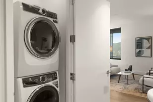 550 SW 10th Ave, Portland, OR 97205 - Photo 10