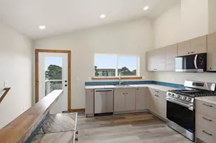430 NW 5th St, Newport, OR 97365 - Photo 4