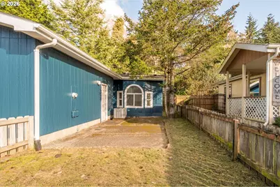 2501 Creekside Ln, North Bend, OR 97459 - Photo 44