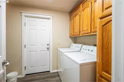 2501 Creekside Ln, North Bend, OR 97459 - Photo 38