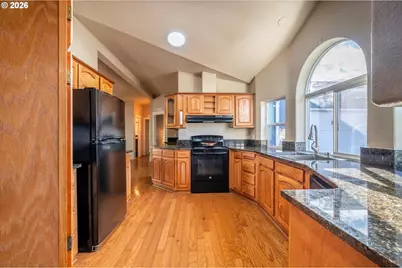 2501 Creekside Ln, North Bend, OR 97459 - Photo 16
