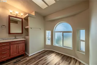 2501 Creekside Ln, North Bend, OR 97459 - Photo 20