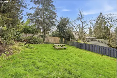 1330 SW Hume St, Portland, OR 97219 - Photo 34
