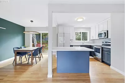 1330 SW Hume St, Portland, OR 97219 - Photo 10