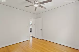 515 SE Peacock Ln, Portland, OR 97214 - Photo 16