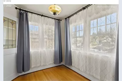 515 SE Peacock Ln, Portland, OR 97214 - Photo 10