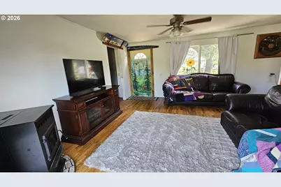 47705 Bain St, Oakridge, OR 97463 - Photo 4