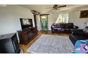47705 Bain St, Oakridge, OR 97463 - Photo 4
