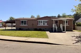 1312 Sunny Ct, Sutherlin, OR 97479 - Photo 2