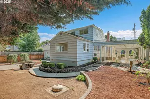 3633 SE Henderson St, Portland, OR 97202 - Photo 10